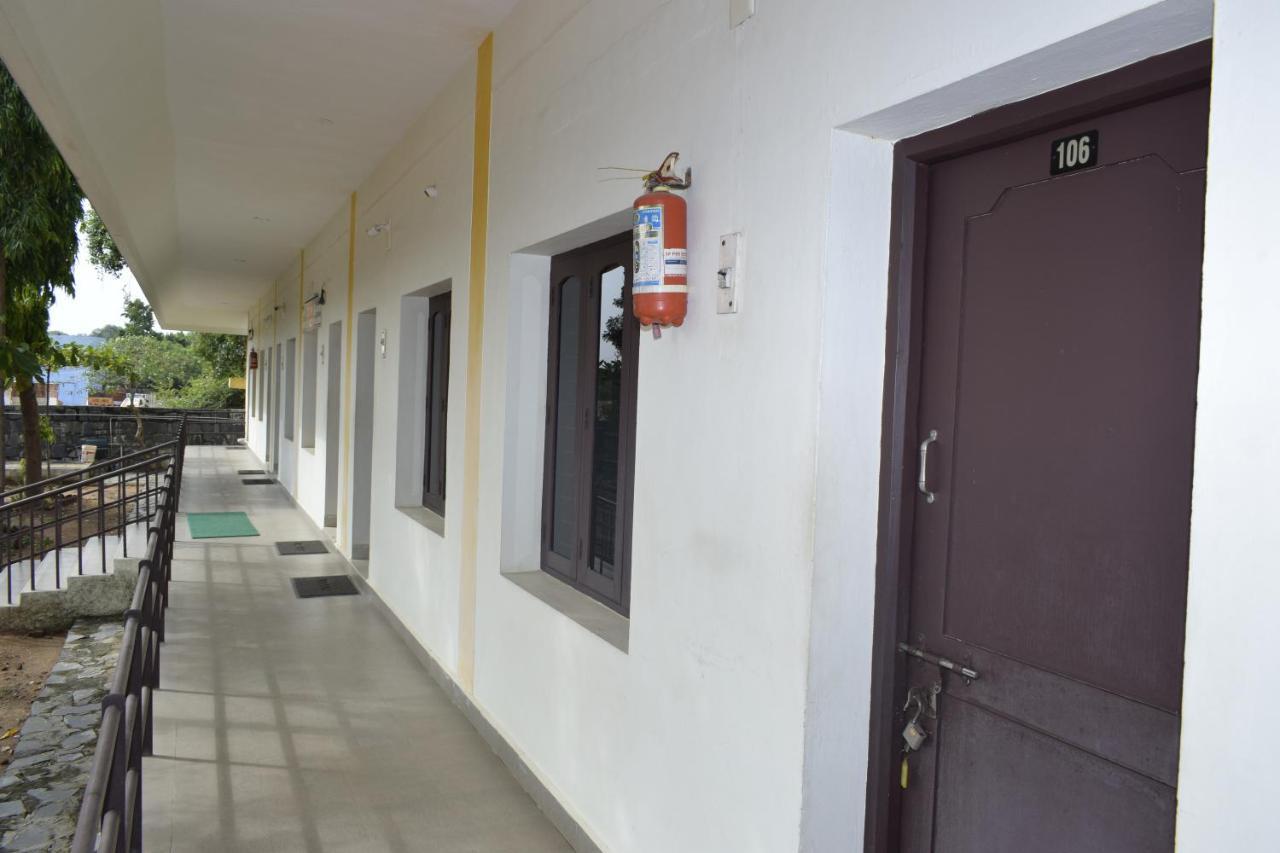 Hotel Rani Residency Pondicherry Esterno foto