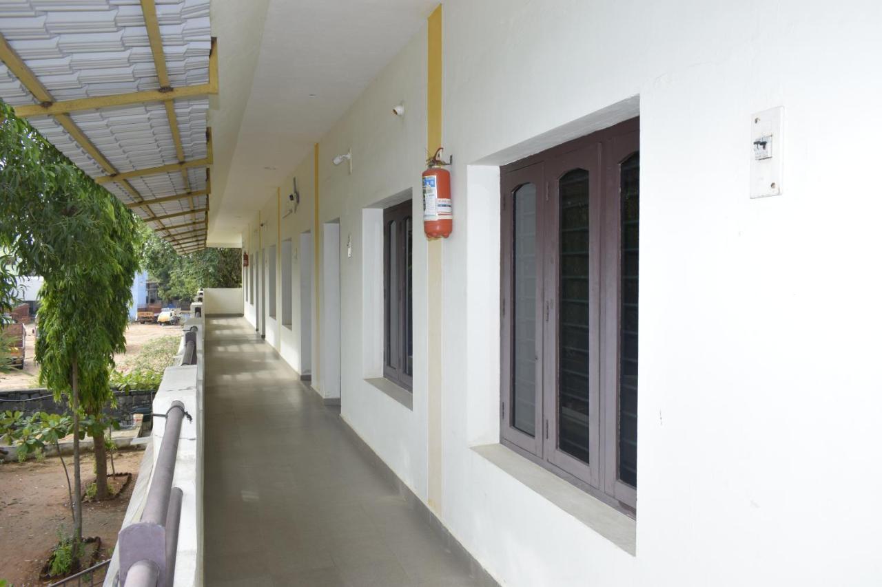 Hotel Rani Residency Pondicherry Esterno foto