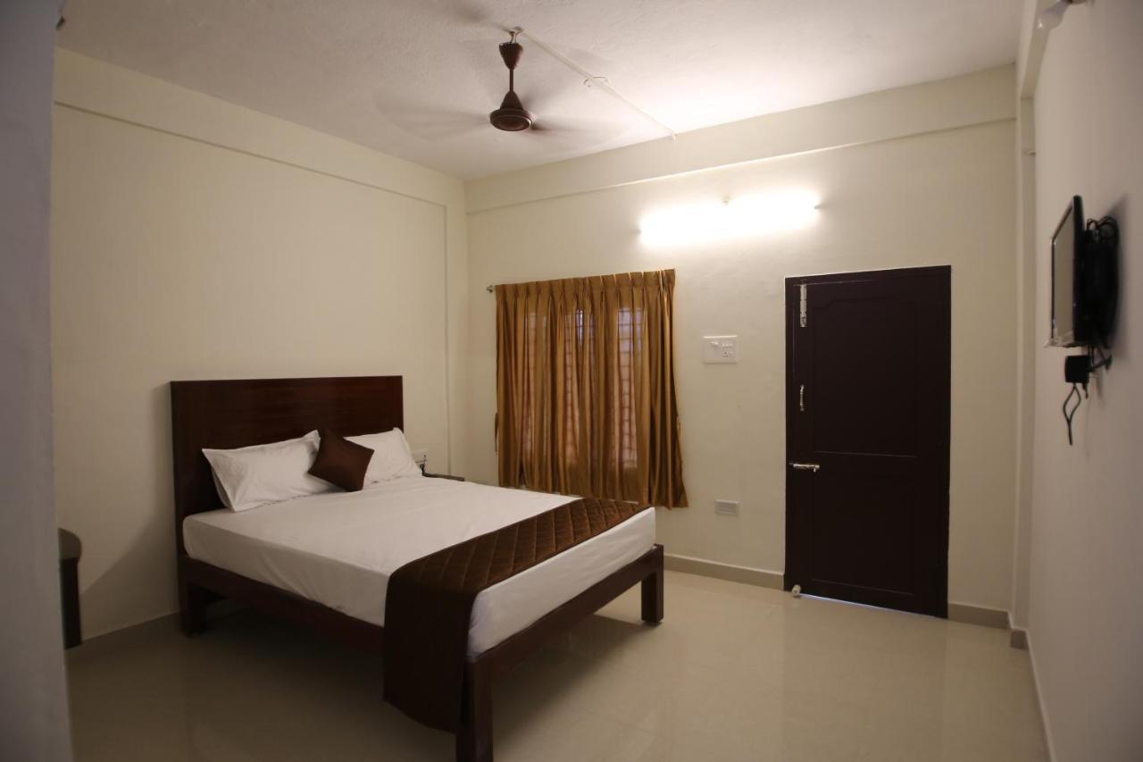 Hotel Rani Residency Pondicherry Esterno foto