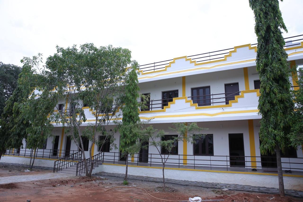 Hotel Rani Residency Pondicherry Esterno foto