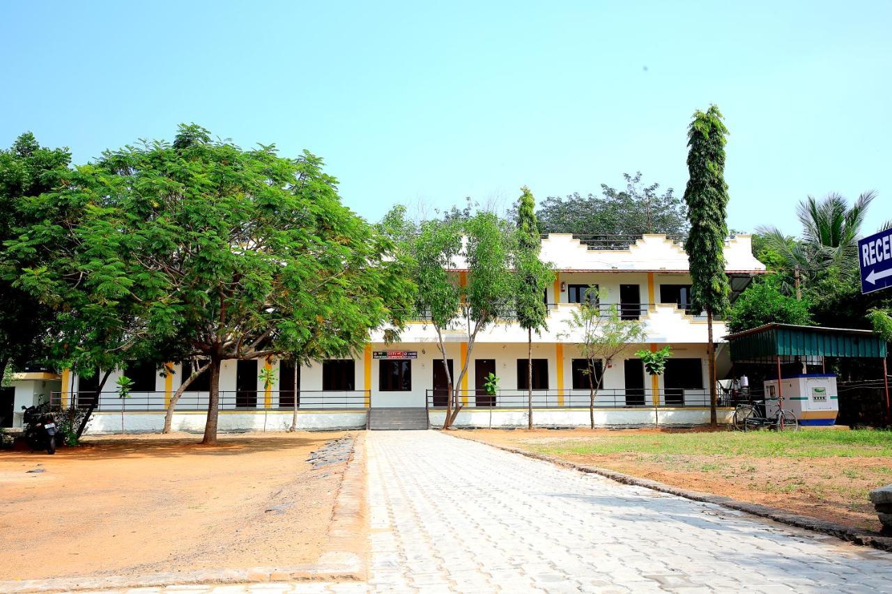 Hotel Rani Residency Pondicherry Esterno foto