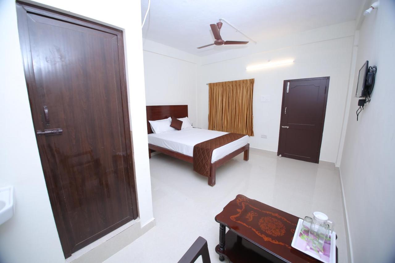 Hotel Rani Residency Pondicherry Esterno foto