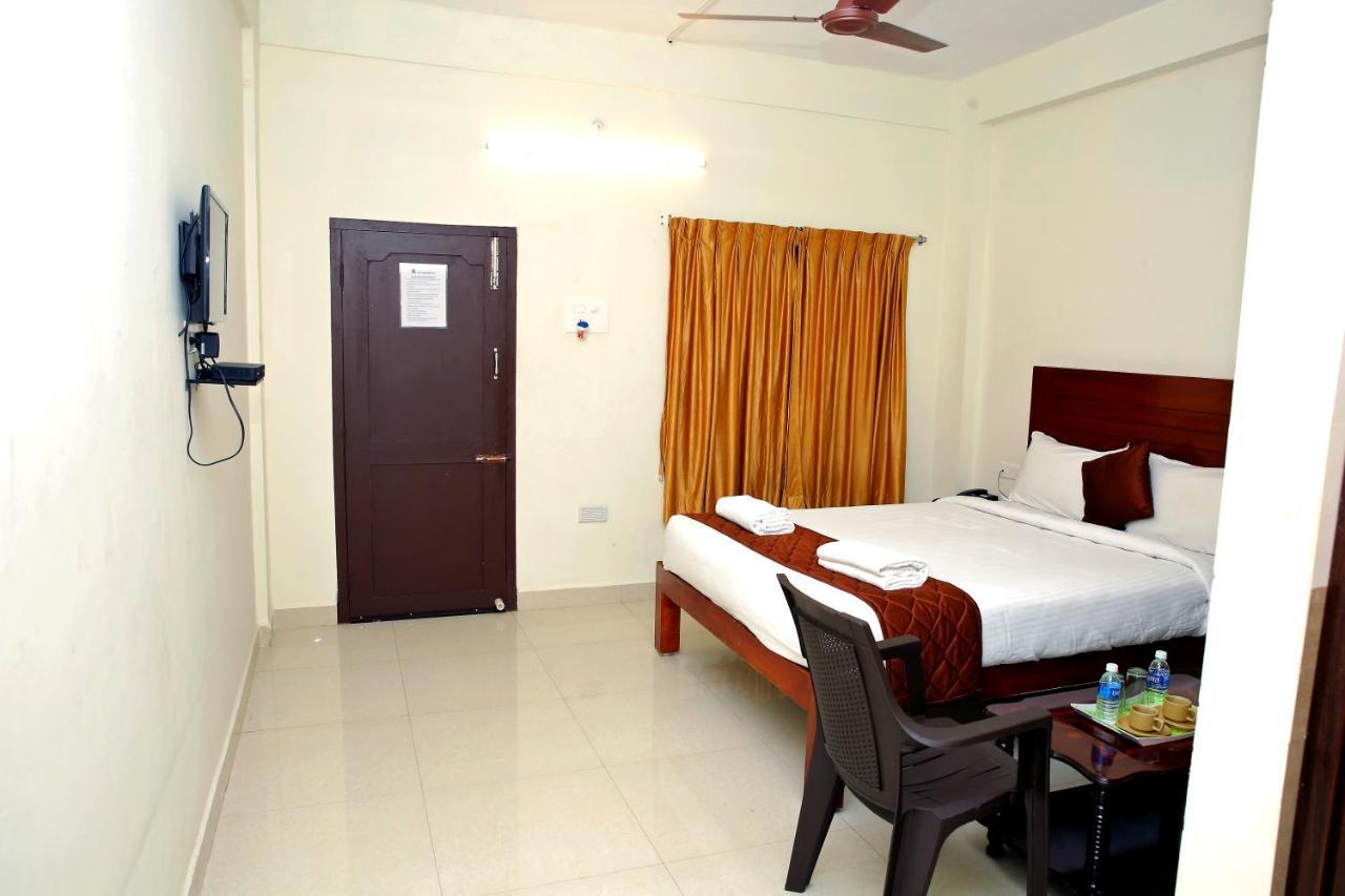 Hotel Rani Residency Pondicherry Esterno foto