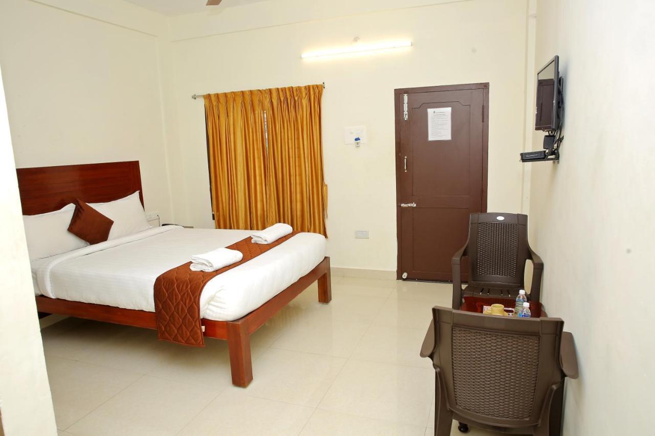 Hotel Rani Residency Pondicherry Esterno foto