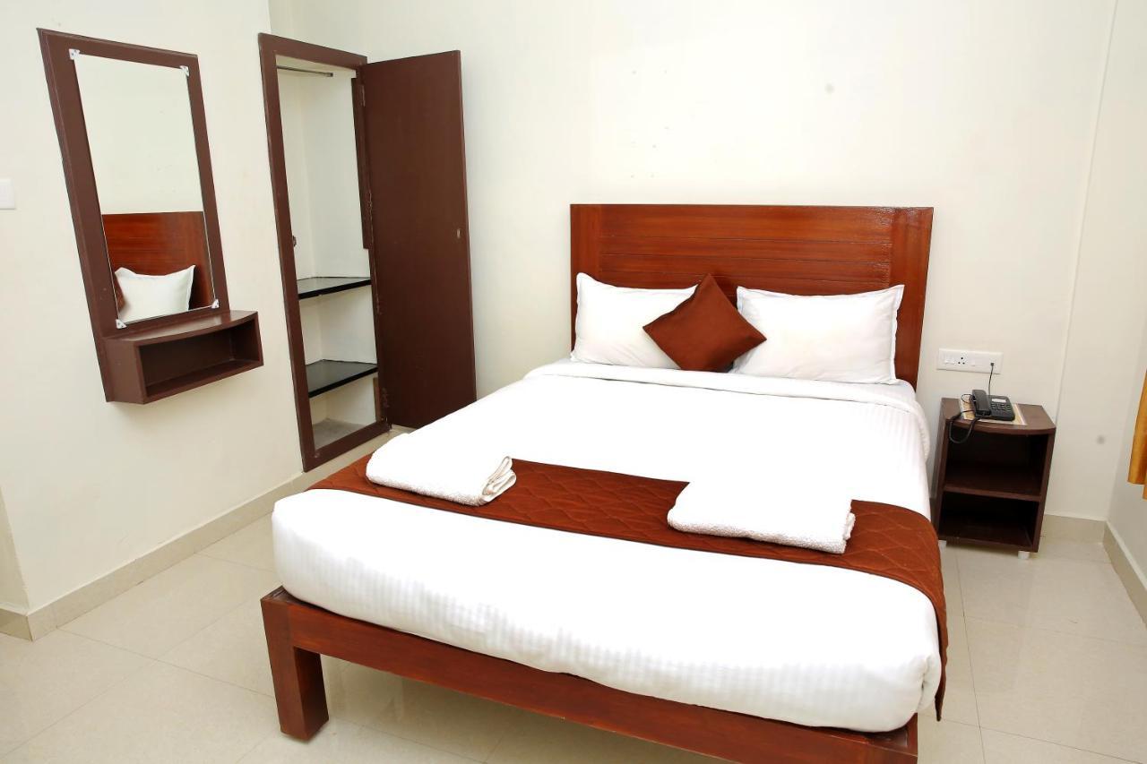 Hotel Rani Residency Pondicherry Esterno foto